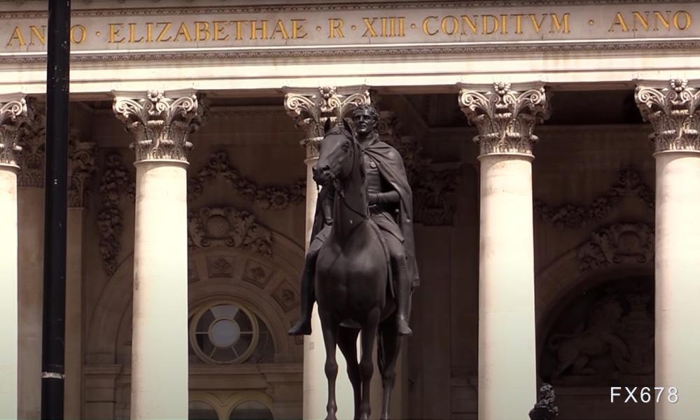 在周三的交易中,10年期美国国债收益率跌破3个月期国债收益率,出现“收益率曲线倒挂”现象。这一现象被认为是有效的经济衰退预测指标之一,提示美联储关注的衰退信号再次显现。