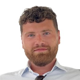 隔夜美股 | 三大股指涨跌不一 中概股普涨 英伟达(NVDA.US)财报后震荡