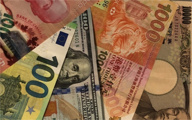 由于产量创新高、气候条件温和及合约到期的影响，美国天然气期货出现进一步下跌，价格跌幅达到 5%。